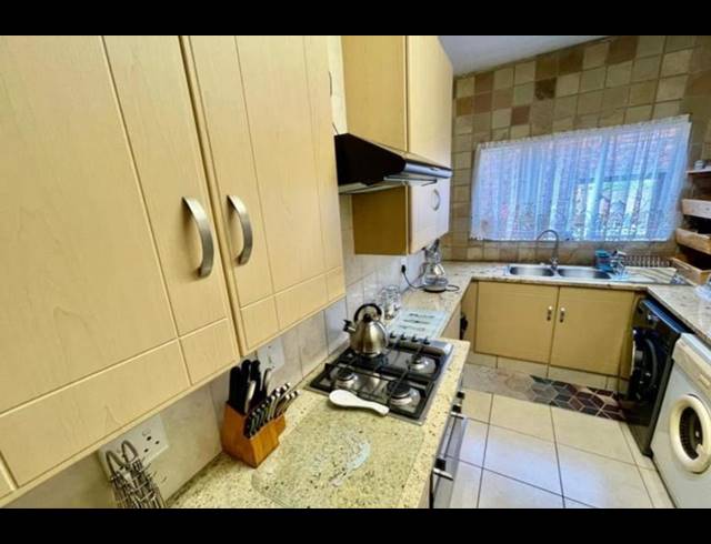 3 BEDROOM TOWNHOUSE FOR SALE IN BRACKENHURST